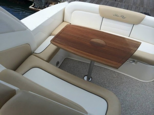 เรือ Sea Ray Sundancer 330 สนใจติดต่อ 090-268-2228 เรือ Sea Ray Sundancer 330 สนใจติดต่อ 090-268-2228