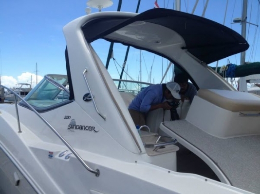 เรือ Sea Ray Sundancer 330 สนใจติดต่อ 090-268-2228 เรือ Sea Ray Sundancer 330 สนใจติดต่อ 090-268-2228