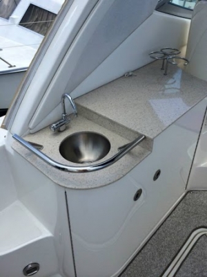 เรือ Sea Ray Sundancer 330 สนใจติดต่อ 090-268-2228 เรือ Sea Ray Sundancer 330 สนใจติดต่อ 090-268-2228