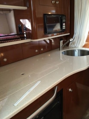 เรือ Sea Ray Sundancer 330 สนใจติดต่อ 090-268-2228 เรือ Sea Ray Sundancer 330 สนใจติดต่อ 090-268-2228