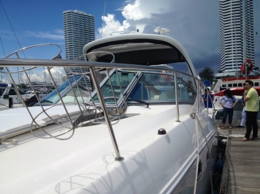 เรือ Sea Ray Sundancer 330 สนใจติดต่อ 090-268-2228