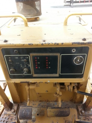 ขายCAT D5H ตีนเป็ด ใบมี6ทิศทาง สภาพพร้อมใช้ ราคาต่อรองได้ ติดต่อได้ที่คุณอ๊อฟ พิจิตร 086-737-9991