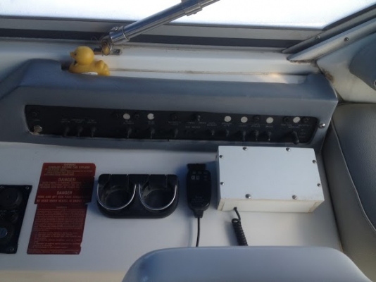 เรือ Sea Ray 350 สนใจติดต่อ 090-268-2228 เรือ Sea Ray 350 สนใจติดต่อ 090-268-2228