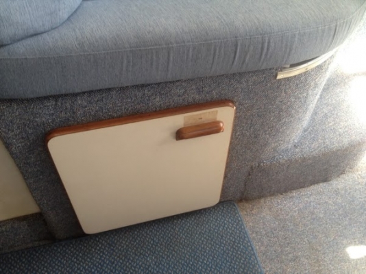 เรือ Sea Ray 350 สนใจติดต่อ 090-268-2228 เรือ Sea Ray 350 สนใจติดต่อ 090-268-2228