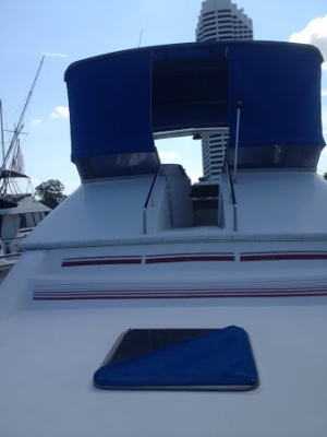 เรือ Sea Ray 350 สนใจติดต่อ 090-268-2228 เรือ Sea Ray 350 สนใจติดต่อ 090-268-2228