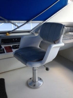 เรือ Sea Ray 350 สนใจติดต่อ 090-268-2228 เรือ Sea Ray 350 สนใจติดต่อ 090-268-2228