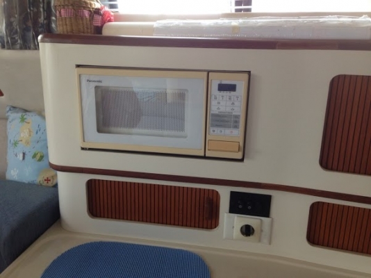 เรือ Sea Ray 350 สนใจติดต่อ 090-268-2228 เรือ Sea Ray 350 สนใจติดต่อ 090-268-2228