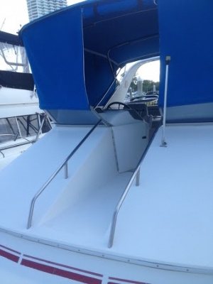 เรือ Sea Ray 350 สนใจติดต่อ 090-268-2228 เรือ Sea Ray 350 สนใจติดต่อ 090-268-2228