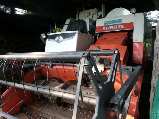 ขาย รถเกี่ยวข้าว kubota DC60(มัดจำจากพิบูลฯ ส่งวันศุกร์นี้ขอบคุณมากครับ)