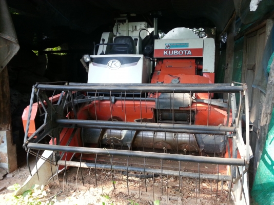 ขาย รถเกี่ยวข้าว kubota DC60(มัดจำจากพิบูลฯ ส่งวันศุกร์นี้ขอบคุณมากครับ)