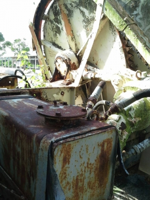 10ล้อโม่ปูน2เพลา หน้ายาว NISSAN UD CW50L เครื่องv8 ดีเซล...ช่างล่างใหญ่..รถสภาพดีสีไม่สวย..ไม่มีเล่ม