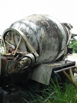 10ล้อโม่ปูน2เพลา หน้ายาว NISSAN UD CW50L เครื่องv8 ดีเซล...ช่างล่างใหญ่..รถสภาพดีสีไม่สวย..ไม่มีเล่ม