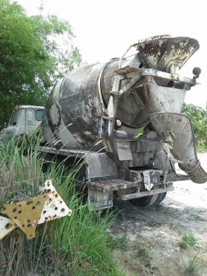 10ล้อโม่ปูน2เพลา หน้ายาว NISSAN UD CW50L เครื่องv8 ดีเซล...ช่างล่างใหญ่..รถสภาพดีสีไม่สวย..ไม่มีเล่ม