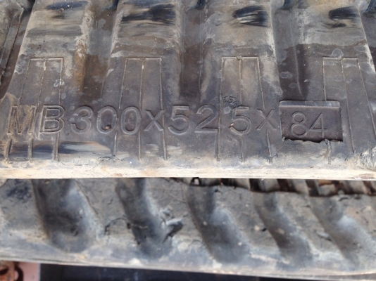 ขายแทรคยางใช้กับ รถขุด PC 30/35 ขนาด 300*52.5*84 ราคาเส้นละ 17000 ขายแทรคยางใช้กับ รถขุด PC 30/35 ขนาด 300*52.5*84 ราคาเส้นละ 17000