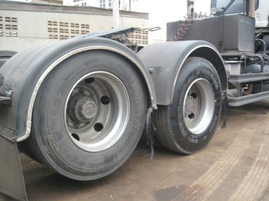 ขายหัวลาก,สิบล้อ,ห้างสวยๆ,300 hp, ปลายปี 53,,พร้อมใช้งาน,,