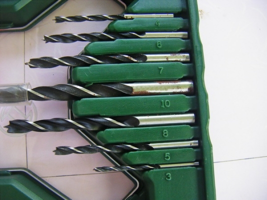 ขาย-BOSCH X60 ชุด ดอกไขควง1/4" ลูกบล็อก1/4"และดอกเจาะ 60ชิ้นประกอบด้วย:-ดอกสว่านเจาะหรือเจาะกระแทก เจาะเหล็ก ไม้ ปูน ดอกไขควง เช่น ปากแบน 4แฉก 6แฉก(หัวทอกซ์) ดอก6เหลี่ยม ลูกบล็อก สำหรับขันสกรูหลากหลายชนิด