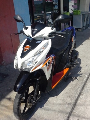 รุ่นใหม่ล่าสุด Honda Click 125i Racing คอมบายเบรค ปี 2556 (ล้อแม็กซ์)