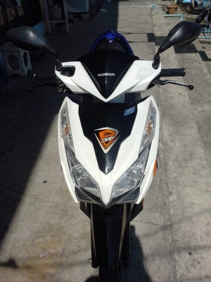 รุ่นใหม่ล่าสุด Honda Click 125i Racing คอมบายเบรค ปี 2556 (ล้อแม็กซ์)