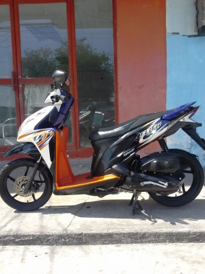 รุ่นใหม่ล่าสุด Honda Click 125i Racing คอมบายเบรค ปี 2556 (ล้อแม็กซ์)