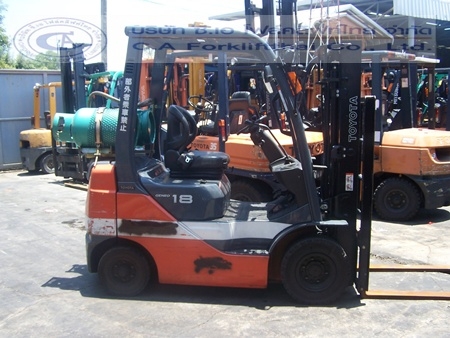 ขายรถ โฟล์คลิฟท์ TOYOTA รุ่น 8-FG18