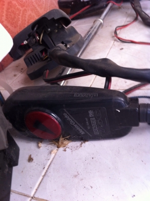 มอเตอร์ไกด์ 56 ปอนด์  พร้อมชุดติดตั้ง ราคา 9500 เก่านอก