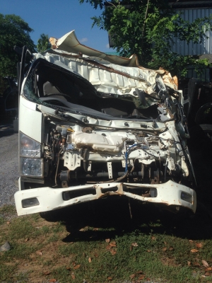 isuzu ดั้ม6ล้อ เครื่อง 210