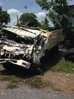 isuzu ดั้ม6ล้อ เครื่อง 210 isuzu ดั้ม6ล้อ เครื่อง 210