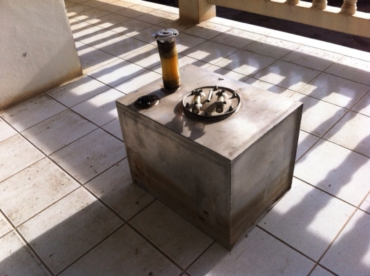 ถังน้ำมันสแตนเลส ประมาณ 50 ลิตร ราคา 5000