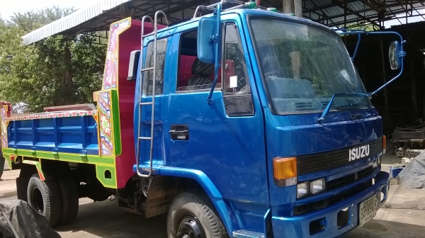 ขายด่วนisuzu locky175แรงเครื่องดี คัสซีสวยมาก คัสสีfrr กระบ3.6 ยาง825/16 แอร์เย็น ทะเบียนพร้อมโอน เบรกจิฟฟี่