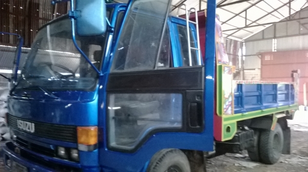 ขายด่วนisuzu locky175แรงเครื่องดี คัสซีสวยมาก คัสสีfrr กระบ3.6 ยาง825/16 แอร์เย็น ทะเบียนพร้อมโอน เบรกจิฟฟี่ ขายด่วนisuzu locky175แรงเครื่องดี คัสซีสวยมาก คัสสีfrr กระบ3.6 ยาง825/16 แอร์เย็น ทะเบียนพร้อมโอน เบรกจิฟฟี่