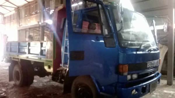 ขายด่วนisuzu locky175แรงเครื่องดี คัสซีสวยมาก คัสสีfrr กระบ3.6 ยาง825/16 แอร์เย็น ทะเบียนพร้อมโอน เบรกจิฟฟี่ ขายด่วนisuzu locky175แรงเครื่องดี คัสซีสวยมาก คัสสีfrr กระบ3.6 ยาง825/16 แอร์เย็น ทะเบียนพร้อมโอน เบรกจิฟฟี่