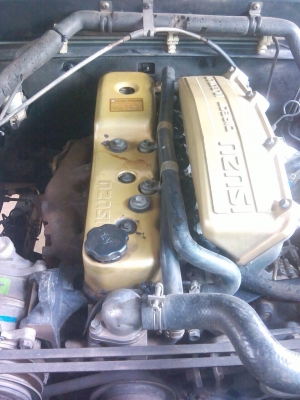 ขายเครื่อง isuzu มังกร. 90