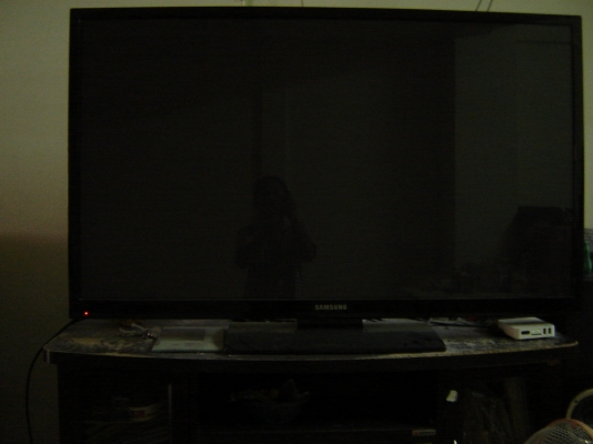 ลดราคาแล้วขายทีวี SAMSUNG  50 นิ้ว ราคา 11000  บาท โทร. 0892406621