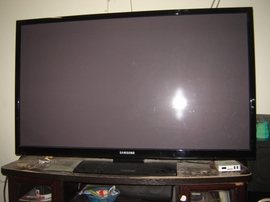 ลดราคาแล้วขายทีวี SAMSUNG  50 นิ้ว ราคา 11000  บาท โทร. 0892406621