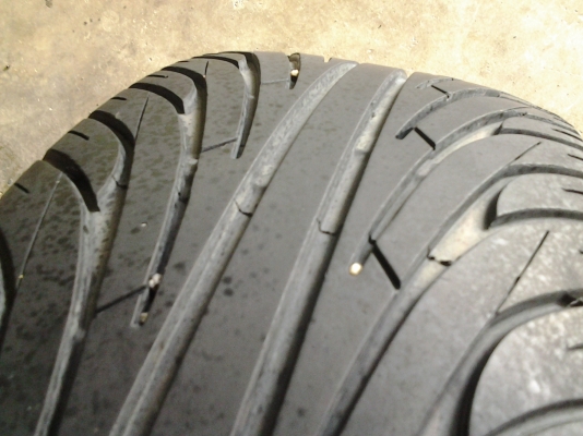 ยาง 215/45/17 ปี 12