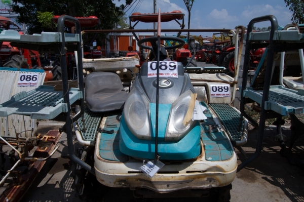 AUC Code 089 รถดำนา KUBOTA NSPU-68C ราคา เริ่มต้นการประมูล 80,000 บาท