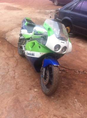 ขายซาก kawasaki zxr400 ถูกๆ ขายซาก kawasaki zxr400 ถูกๆ