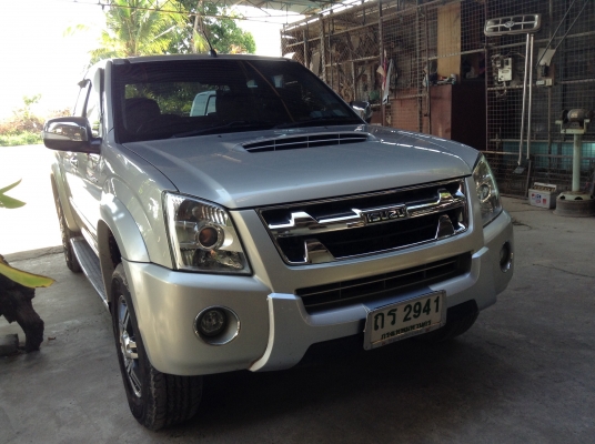 Isuzu dmax hilander 3.0 vgs turbo cab Isuzu dmax hilander 3.0 vgs turbo cab