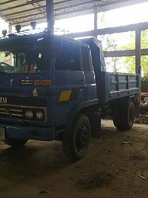 **450,000 บ.ต่อรอง**ขาย6ล้อดั้ม JCM 6BB1 145 แรง เครื่องเดิมเกียร์เดิม ช่วงล่างใหญ่ คัสซีดี ไม่ปะไม่ดาม กระบะดั้มเหล็ก5ตันยิงหลัง สภาพดี พื้นดีข้างดี หัวเก๋งดีไม่ผุ ภายในดี คอนโซลโอเค พ.ธรรมดา ไม่มีสโลว ยาง900ขอบสภาพดี สีสันสวย พร้อมใช้งานเอกสารครบ ราคาต่