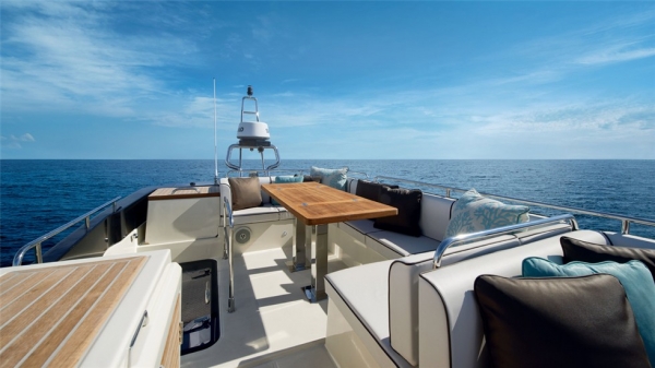 เรือ Monte Carlo 4 สนใจติดต่อ 090-2681-669