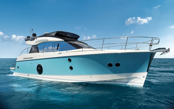 เรือ Monte Carlo 5 สนใจติดต่อ 090-2681-669