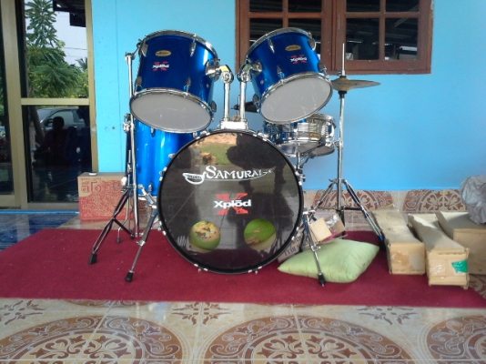 ขายกลองชุดสวยมาก ไม่เคยออกงาน ไม่เคยเล่นวงแม้แต่เพลงเดียว เก็บในกล่องตลอดขายด่วน7900-