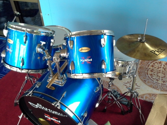 ขายกลองชุดสวยมาก ไม่เคยออกงาน ไม่เคยเล่นวงแม้แต่เพลงเดียว เก็บในกล่องตลอดขายด่วน7900-