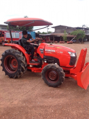 แทรกเตอร์คูโบต้า L3608 สภาพดีเยี่ยม เดิมๆ ทั้งคัน ขายพร้อมใบดันหน้าเเละ ผาน6ลากหลัง