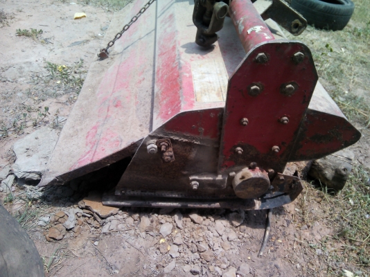 ส่งวันศุกร์ที่6/6/57ไปพร้อมเทนเลอ์รถเกี่ยวคุณหมอทวัส ครับ กันทราลักษณ์  ศรีสะเกษจอบหมุน1.6พร้อมใช้ครับ