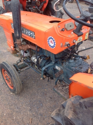 แทรกเตอร์คูโบต้า L 2201 สภาพดีเยี่ยม เดิมๆ ทั้งคัน.  ขายพร้อมผานหลัง