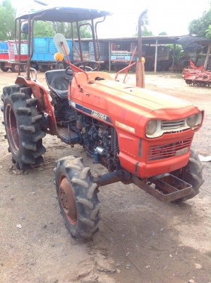 แทรกเตอร์คูโบต้า L2601 สภาพดีเยี่ยม เดิมๆ ทั้งคัน. ขายพร้อมผานลาก