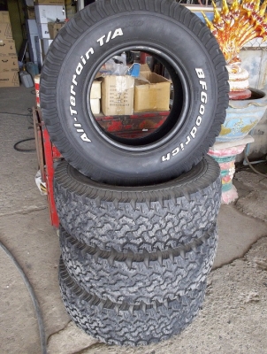 ขาย  31x10.5x15  BF ALL ปี10  ดอกสวยไม่บั้ง ไม่ปะ  4เส้น