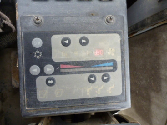 ขายรถแบคโฮเก่าญี่ปุ่น Kawasaki KE60-3 เหมือนกับ Kobelco SK60-3 100\% (Kobelco เป็นผู้ผลิต)