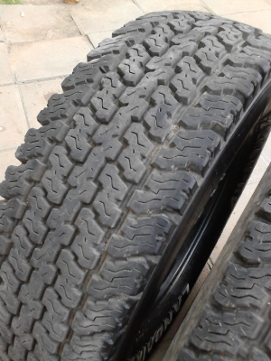 30X9.50R15   A/T ดอกเต็ม  FALKEN-RV LANDAIR/AT TRACTION มี 2 เส้น  TEL.081-427-3941